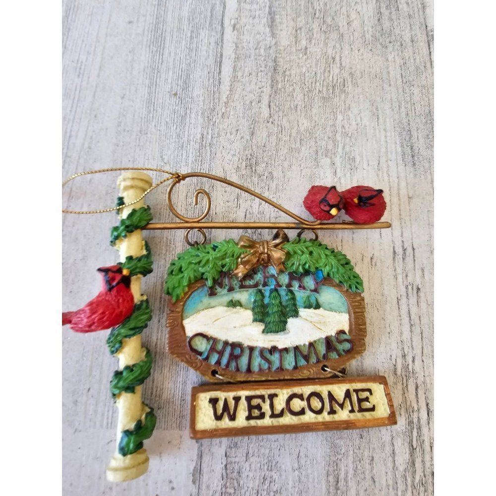 Cardinal sign ornament Xmas tree